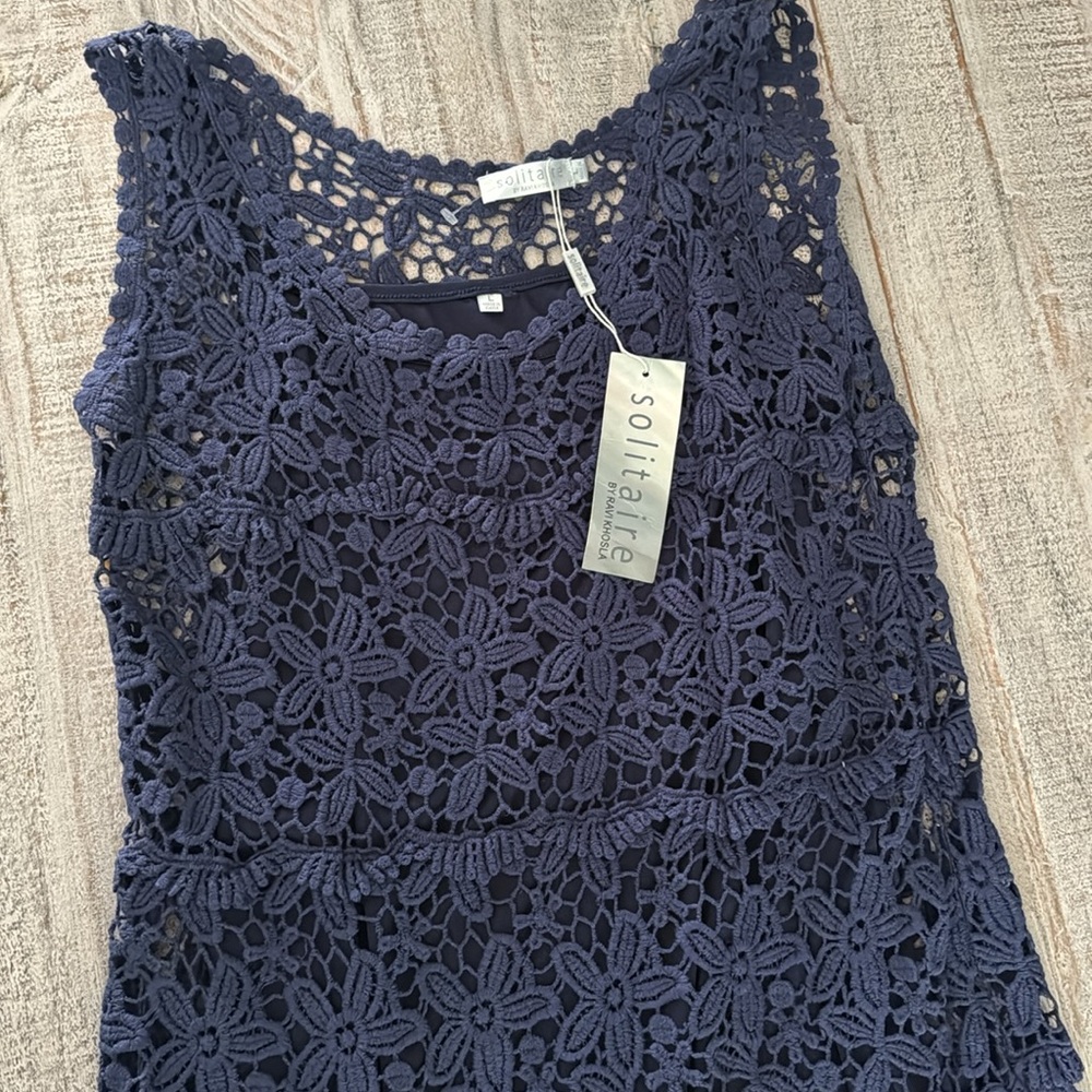 Solitaire Lace Dress - Picture 2 of 5